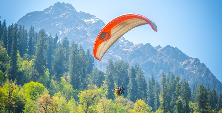 Paragliding in Manali