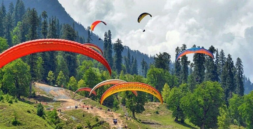 Paragliding in Solang Valley