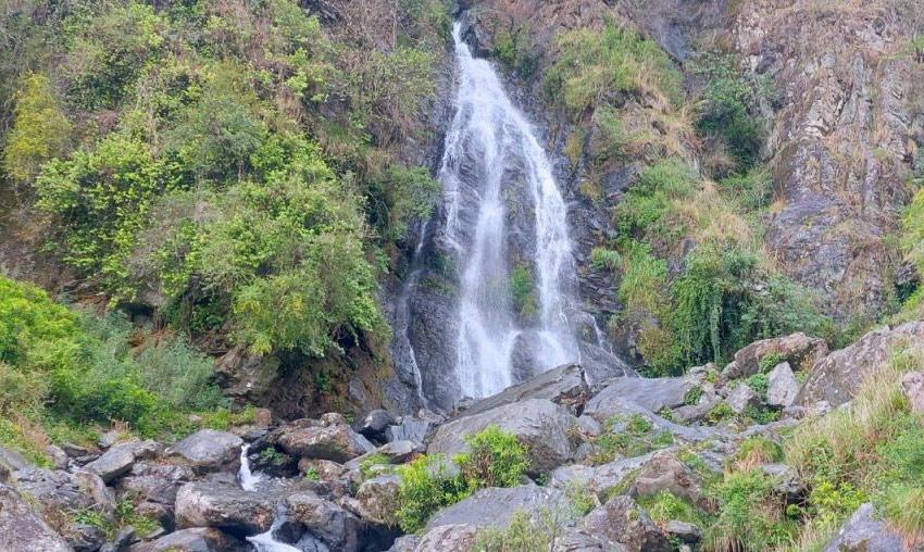 Gunehar Waterfall, Bir Billing